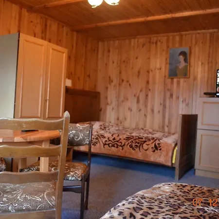 Pokoje Goscinne Na Skraju Wsi